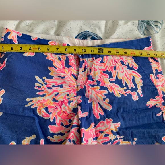 EUC Lilly Pulitzer Buttercup shorts size 10 - Picture 5 of 5